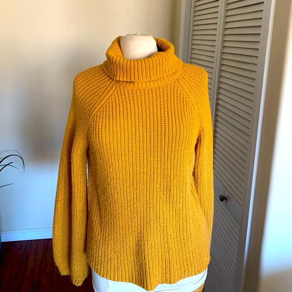 Cotton Candy Sweaters - Pretty mustard colored acrylic turtleneck, thick and warm, belt not included
